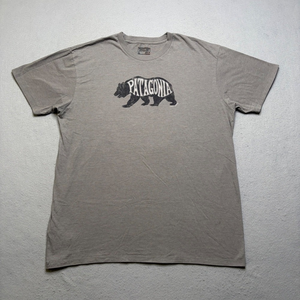 Patagonia T-Shirt Mens XL Gray Bear Graphic Slim Fit Organic Cotton Blend O85